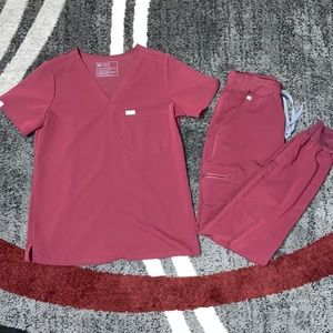 Figs Burgundy Set